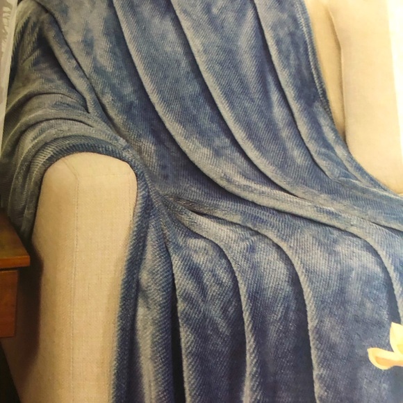 LIFE COMFORT Bedding Life Comfort Eco Plush Throw Poshmark